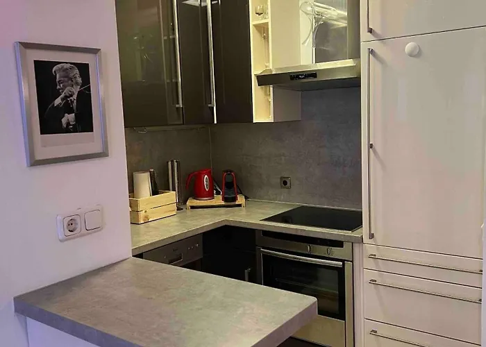 Views - 8km From Salzburg アパート グレーディヒ